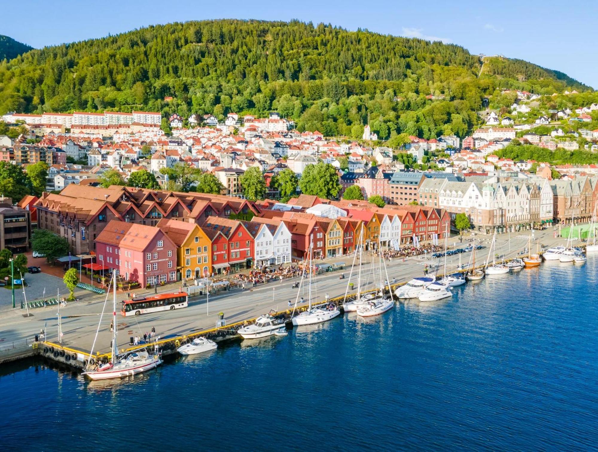 Ferienwohnung King Bed - Renovated 2024 - 2Br Behind Bryggen Bergen Exterior foto